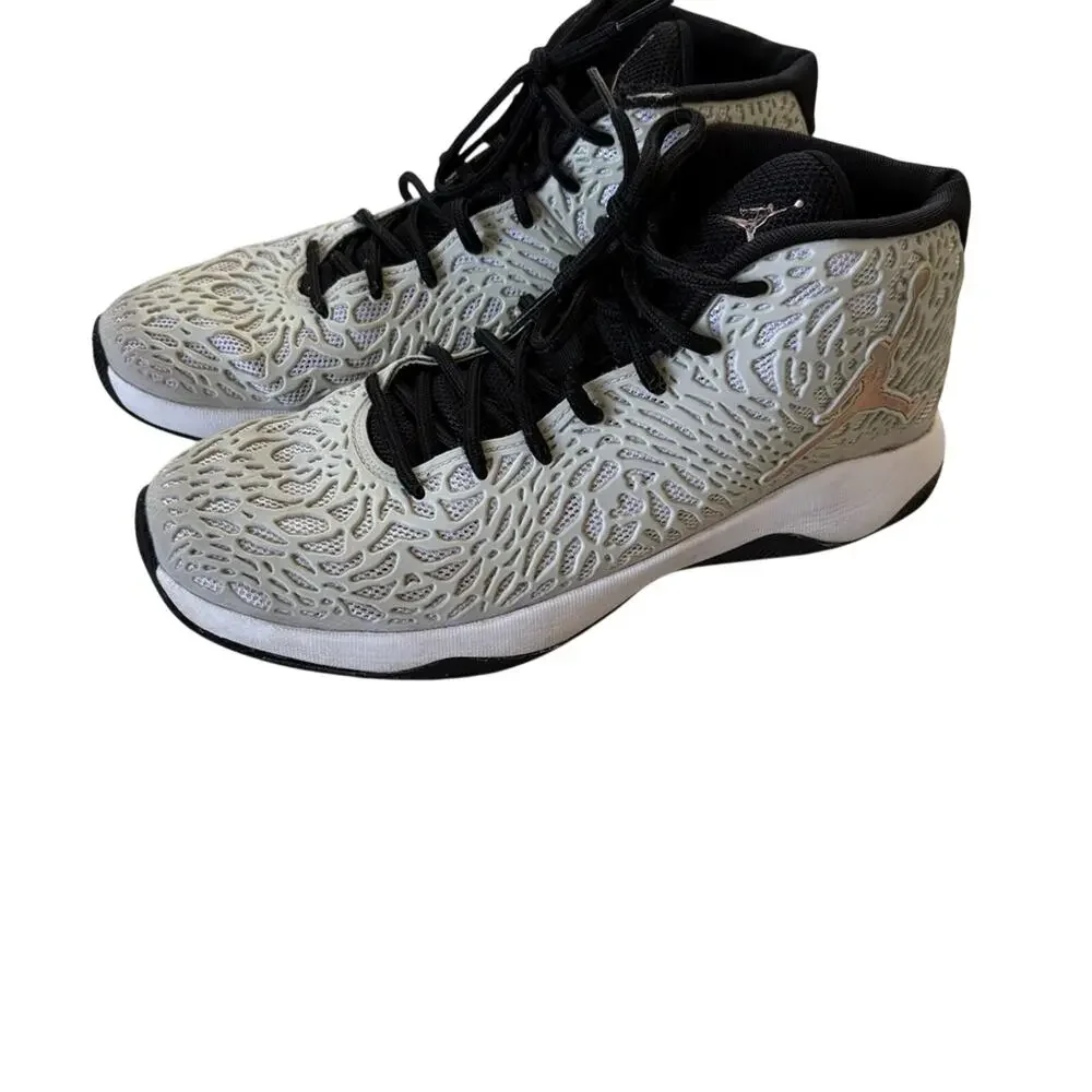 Jordan Ultra mid basketball sneakers size 10